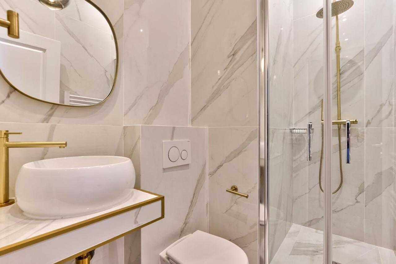 New ! Outstanding 2br & 1br In 15 Appartement Parijs